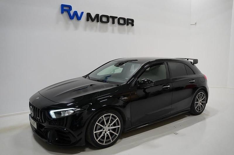 Begagnad Mercedes A45 AMG AMG 388 HK (285 kW) 2020 Svart Halvkombi