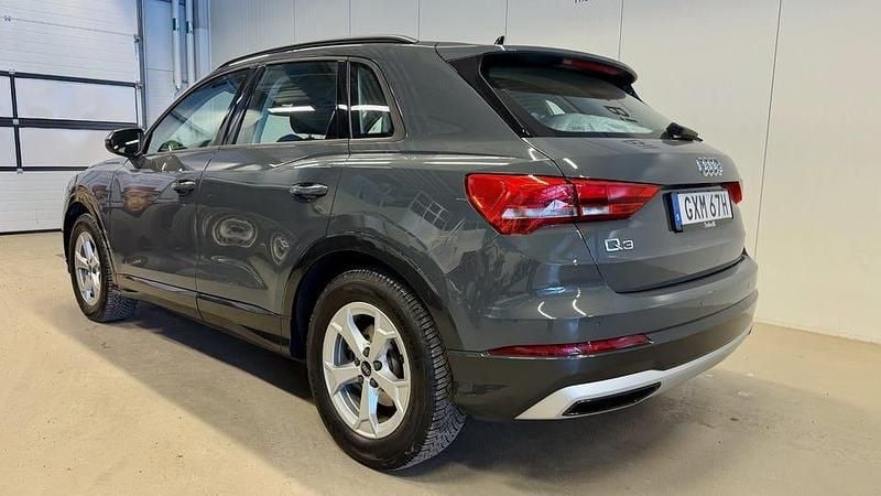 Begagnad Audi Q3 Advanced 150 HK (110 kW) 2024 Grå SUV