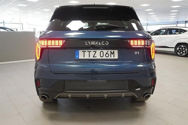 Begagnad Lynk & Co 01 261 HK (191 kW) 2021 Blå SUV