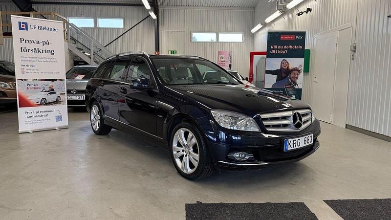 Mörkblå (blå) Begagnad 2010 Mercedes C220 Avantgarde Kombi | 124 900 kr (Lite dyr) - Bild 1/4