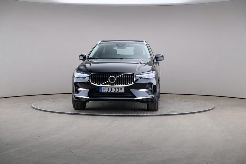 Begagnad Volvo XC60 Momentum 350 HK (257 kW) 2022 Black (solid) SUV
