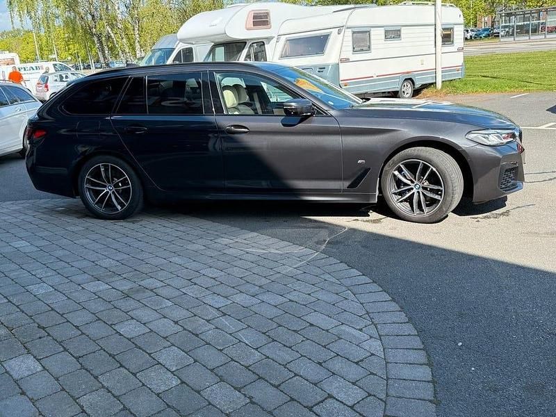Begagnad BMW 530 M Sport 292 HK (214 kW) 2021 Grå Kombi