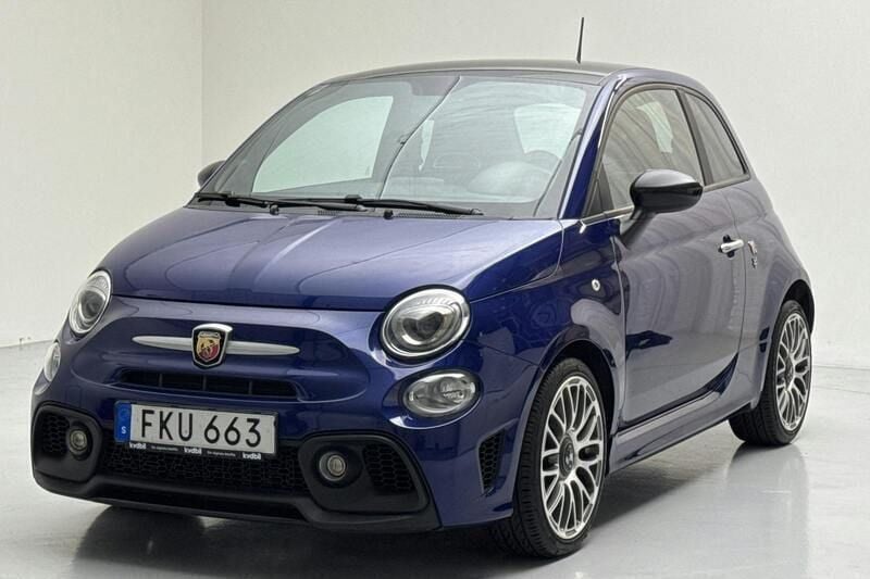 Blå Begagnad 2019 Abarth 595 Halvkombi | 149 000 kr - Bild 1/4