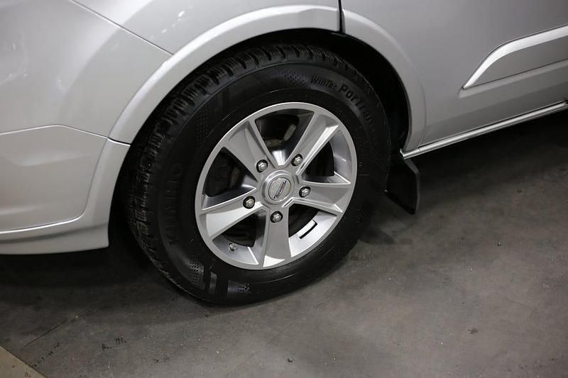 Begagnad Ford Tourneo 185 HK (136 kW) 2022 Grå Minibuss