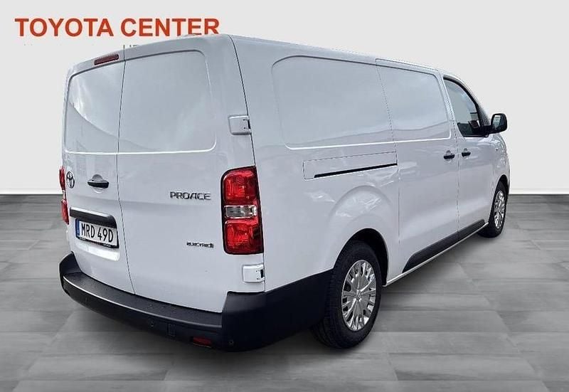Begagnad Toyota Proace Comfort 100 kW (137 HK) 2024 Vit Minibuss