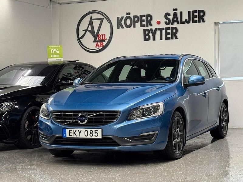 Blå Begagnad 2014 Volvo V60 Momentum Kombi | 149 900 kr (Marknadspris) - Bild 1/4