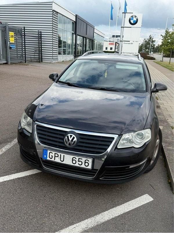Brun Begagnad 2008 VW Passat Sportline Kombi | 10 000 kr (Superpris) - Bild 1/4