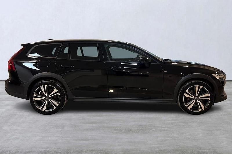 Begagnad Volvo V60 CC SE 192 HK (141 kW) 2019 Svart Kombi