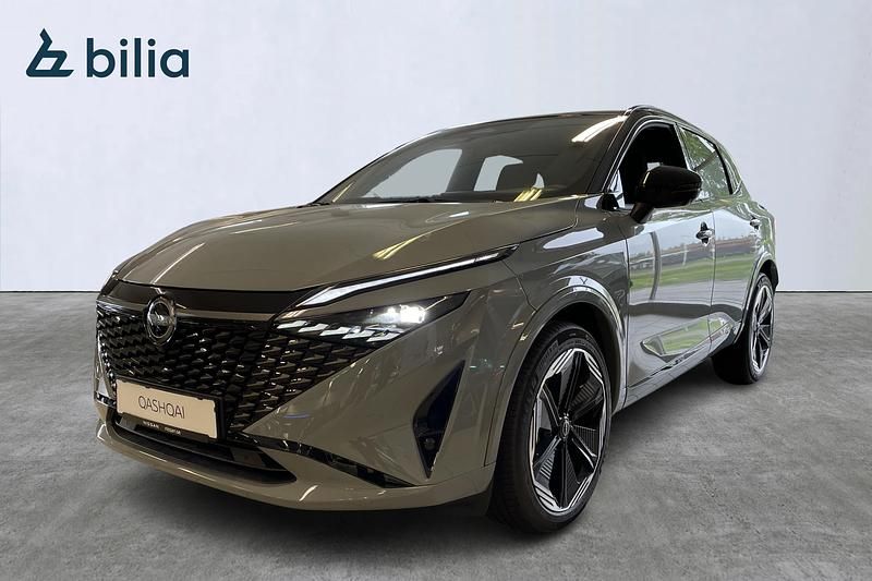 Grå Begagnad 2024 Nissan Qashqai SUV | 369 500 kr (Dyr) - Bild 1/4