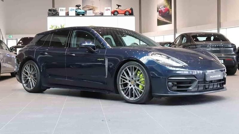Mörkblå Begagnad 2022 Porsche Panamera 4 Platinum Edition Sedan | 799 000 kr - Bild 1/1