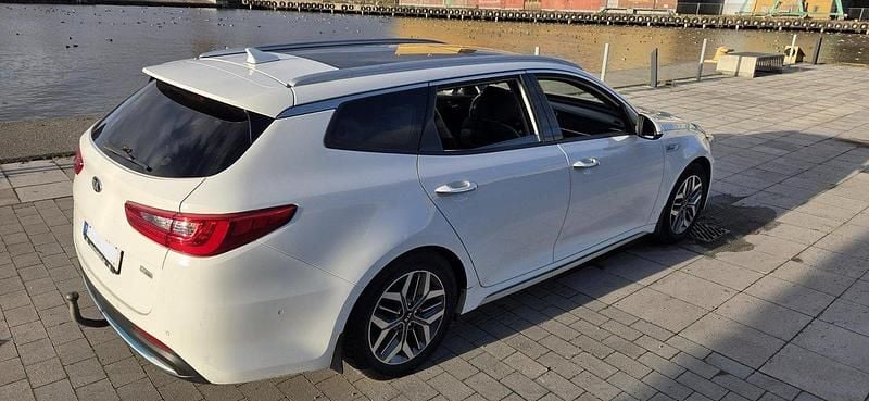 Vit Begagnad 2019 Kia Optima Hybrid Advance Sedan | 157 000 kr (Marknadspris) - Bild 1/4