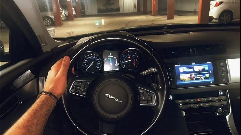 Begagnad Jaguar XF 180 HK (132 kW) 2016