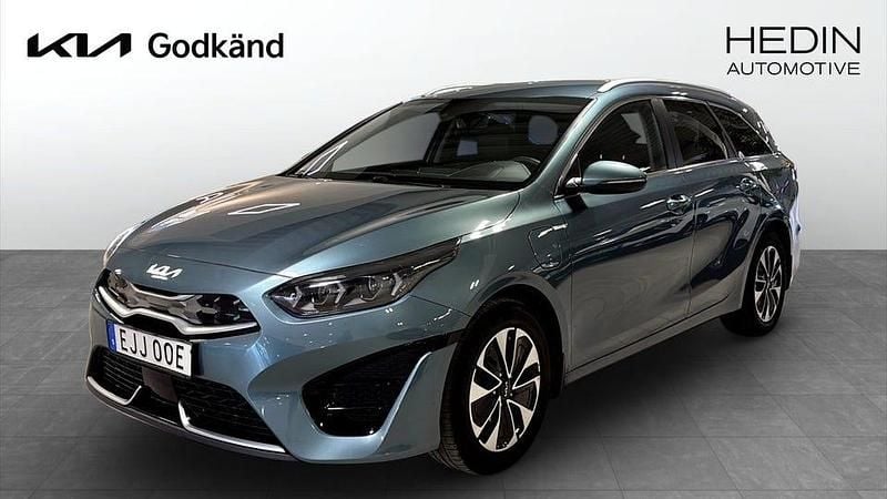Grå Begagnad 2023 Kia Ceed Advance Halvkombi | 259 900 kr (Bra pris) - Bild 1/4