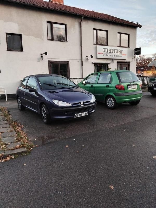 Begagnad Peugeot 206 60 HK (44 kW) 2001 Halvkombi