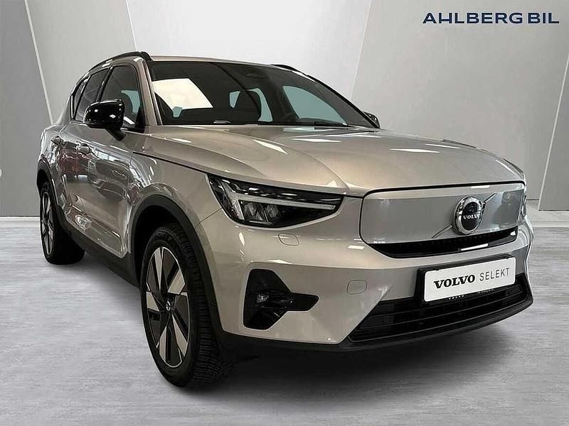 Silver Begagnad 2023 Volvo XC40 Plus SUV | 439 500 kr - Bild 1/3