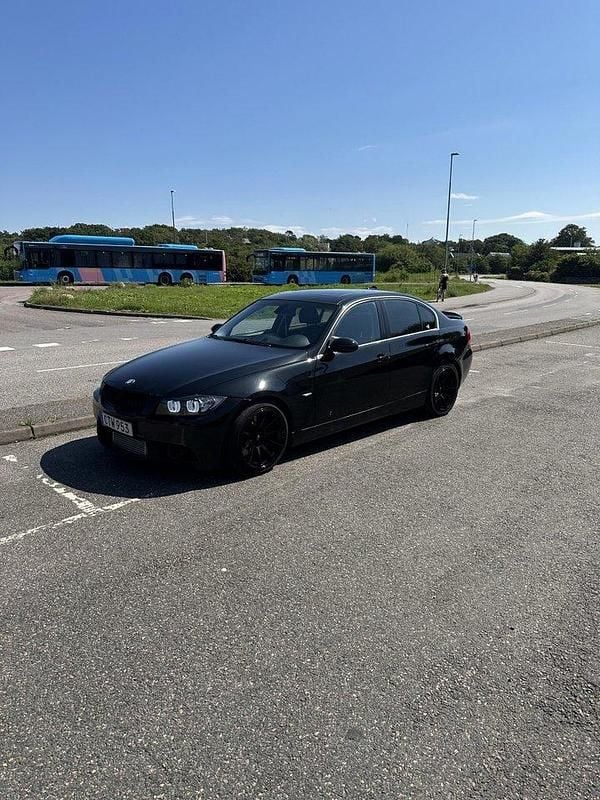 Svart Begagnad 2008 BMW 335 M Sport Sedan | 105 000 kr (Superpris) - Bild 1/4