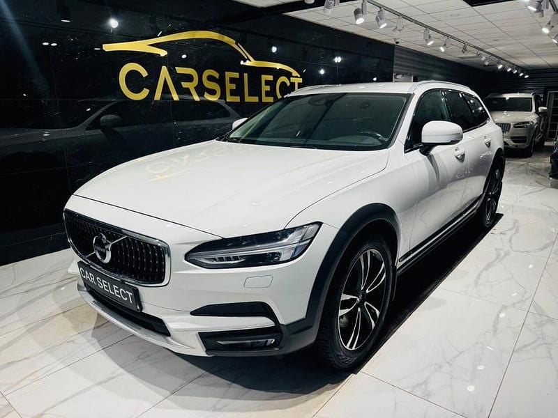 Vit Begagnad 2020 Volvo V90 CC Momentum Kombi | 328 000 kr (Marknadspris) - Bild 1/4