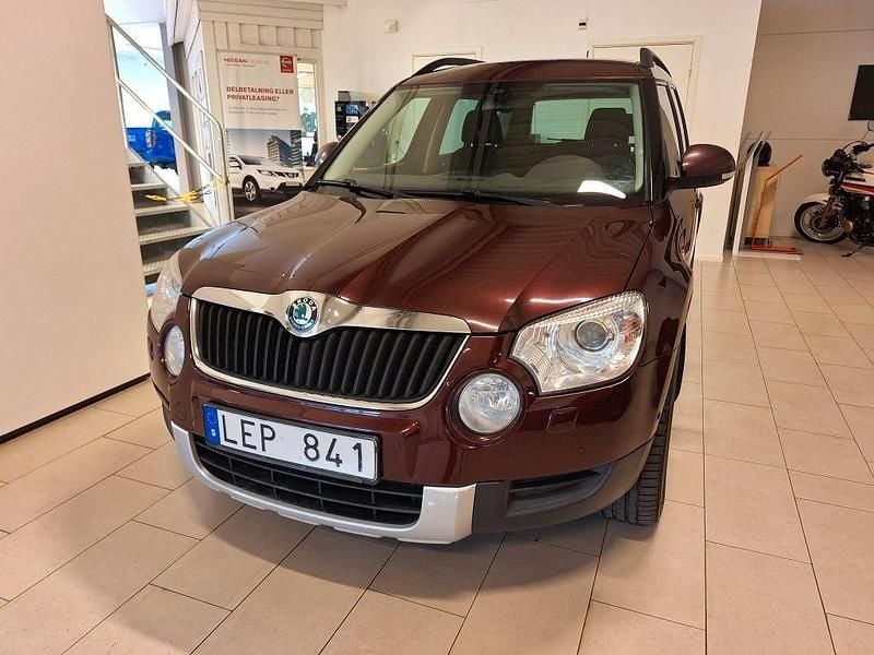 Mörkröd Begagnad 2010 Skoda Yeti Experience SUV | 79 500 kr - Bild 1/4