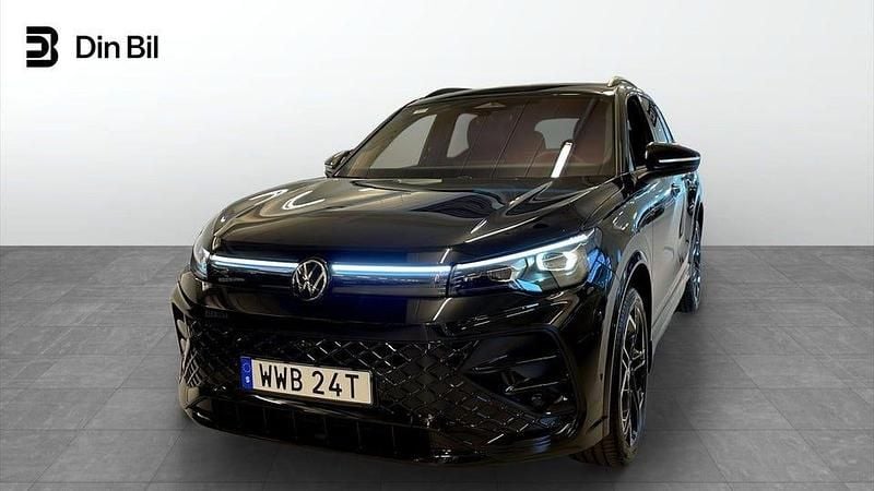 Grenadilla black metallic Ny 2025 VW Tiguan R-line SUV | 599 900 kr (Dyr) - Bild 1/4