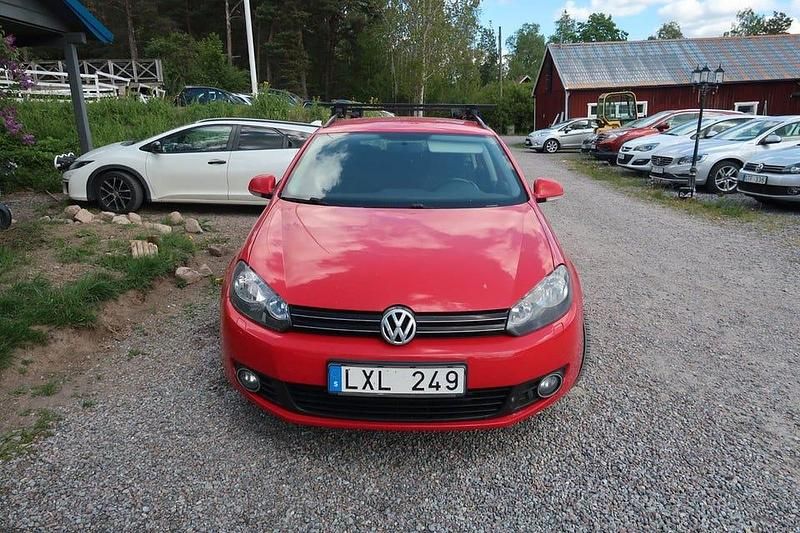 Begagnad VW Golf VII 102 HK (75 kW) 2011 Röd Kombi