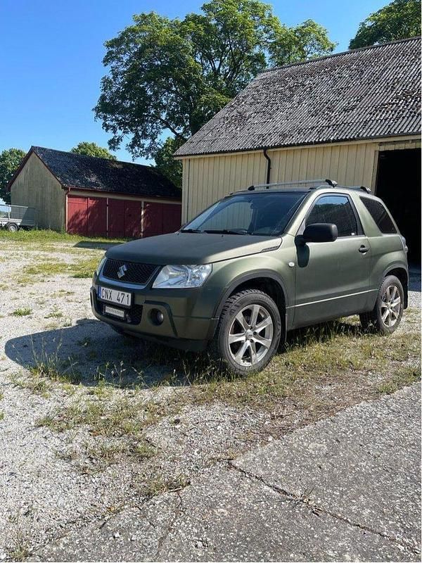 Röd Begagnad 2006 Suzuki Grand Vitara SUV | 44 000 kr (Marknadspris) - Bild 1/3