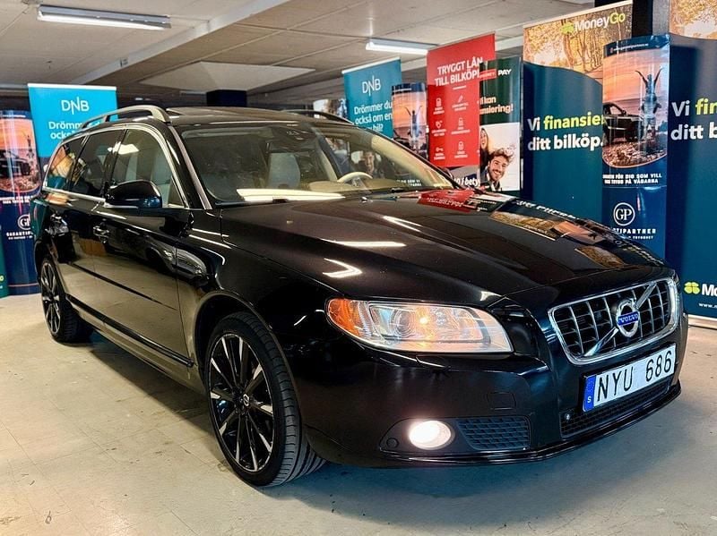 Svart Begagnad 2011 Volvo V70 Kombi | 69 900 kr (Marknadspris) - Bild 1/4