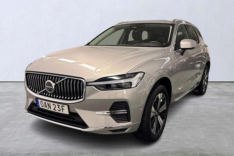 Silver Begagnad 2025 Volvo XC60 Plus SUV | 569 900 kr (Lite dyr) - Bild 1/4