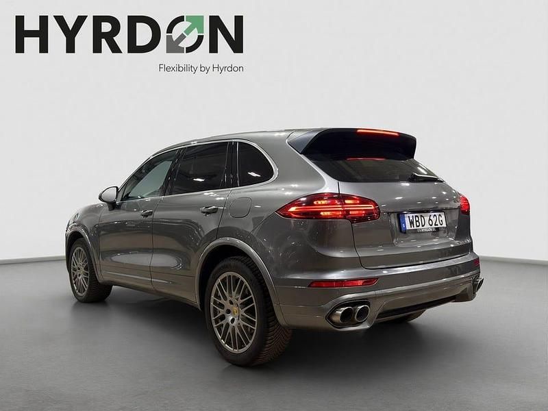 Begagnad Porsche Cayenne S E-Hybrid 416 HK (305 kW) 2016 Grå SUV