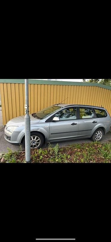Begagnad 2005 Ford Focus Kombi | 25 000 kr (Bra pris) - Bild 1/3