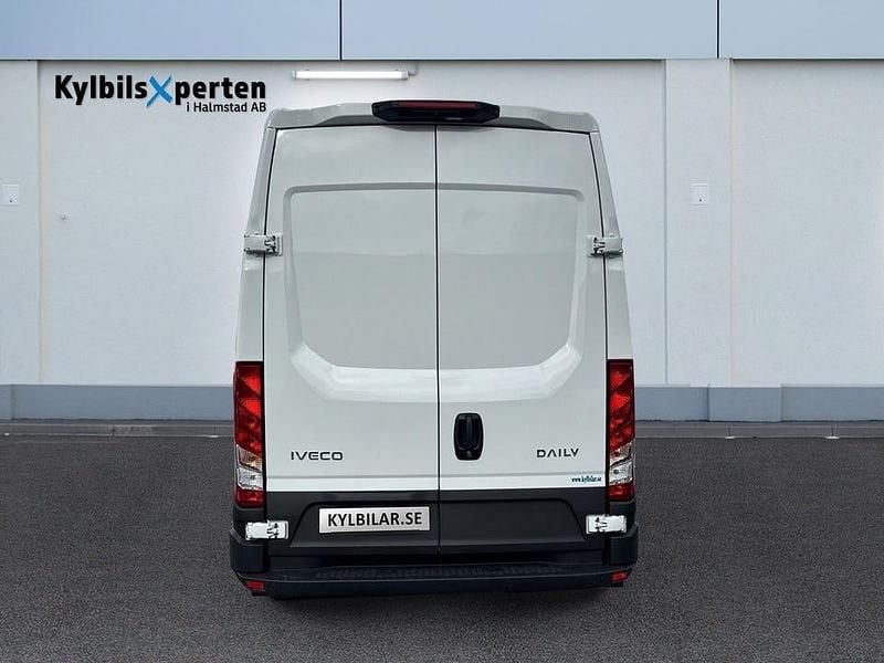 Ny Iveco Daily 136 HK (100 kW) 2025 Vit Van