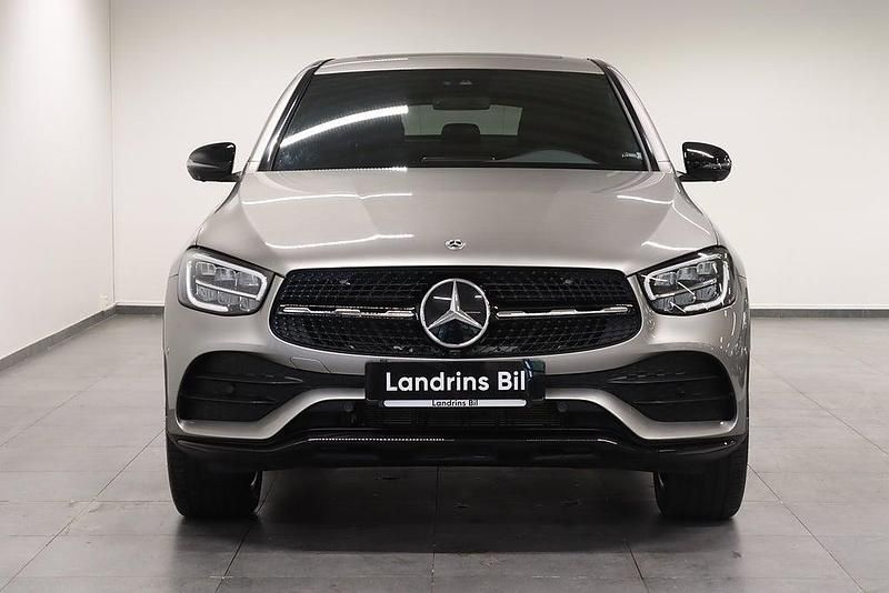 Begagnad Mercedes GLC300e AMG line 306 HK (225 kW) 2022 Silver Sportkupé