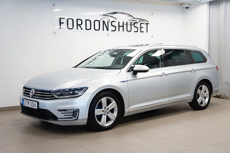 Silver Begagnad 2016 VW Passat Business Kombi | 158 800 kr (Marknadspris) - Bild 1/4