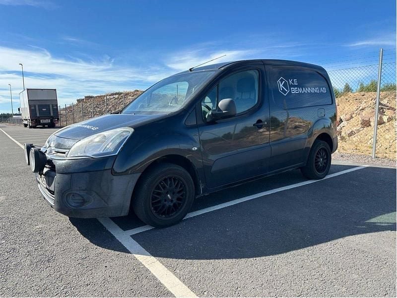 Svart Begagnad 2012 Citroën Berlingo Minibuss | 39 000 kr (Superpris) - Bild 1/4