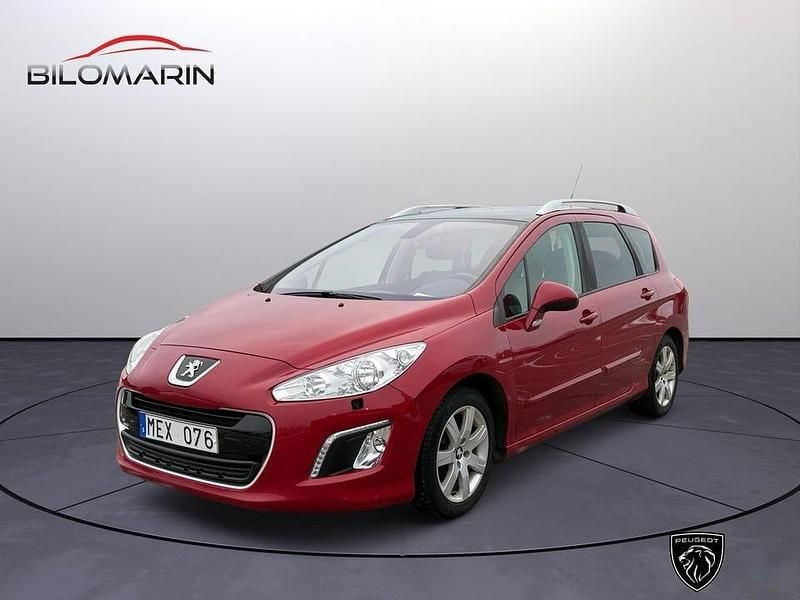 Begagnad Peugeot 308 112 HK (82 kW) 2012 Röd metallic Kombi