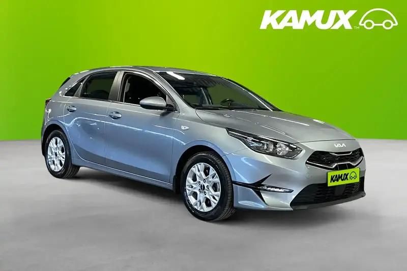 Silver/grå Begagnad 2022 Kia Ceed Halvkombi | 179 800 kr (Bra pris) - Bild 1/4