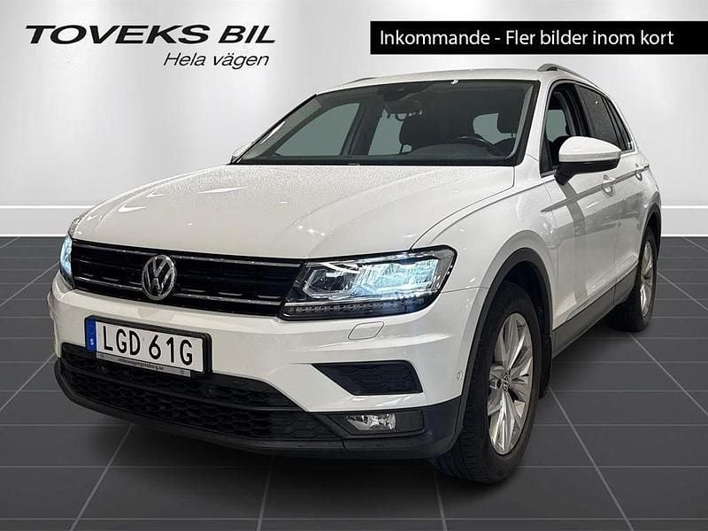 Vit Begagnad 2020 VW Tiguan Comfortline SUV | 239 900 kr (Superpris) - Bild 1/4
