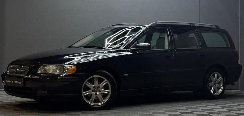 Svart Begagnad 2005 Volvo V70 Kombi | 39 900 kr (Marknadspris) - Bild 1/4