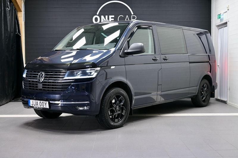 Blå Begagnad 2023 VW T6.1 Van | 619 900 kr - Bild 1/4
