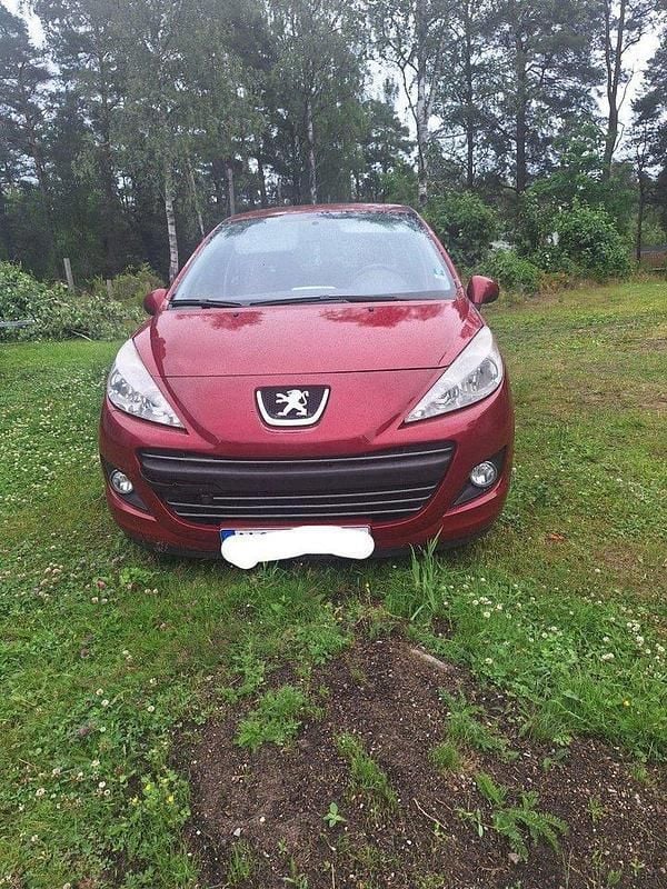 Röd Begagnad 2010 Peugeot 207 Halvkombi | 16 000 kr (Superpris) - Bild 1/4