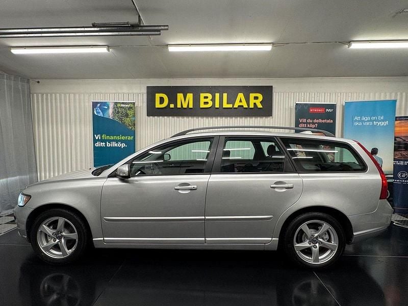 Begagnad Volvo V50 Momentum 125 HK (91 kW) 2008 Ljusgrå Kombi