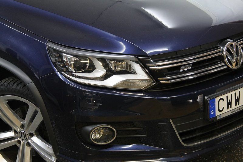 Begagnad VW Tiguan Comfortline 160 HK (117 kW) 2012 Mörkblå (blå) SUV