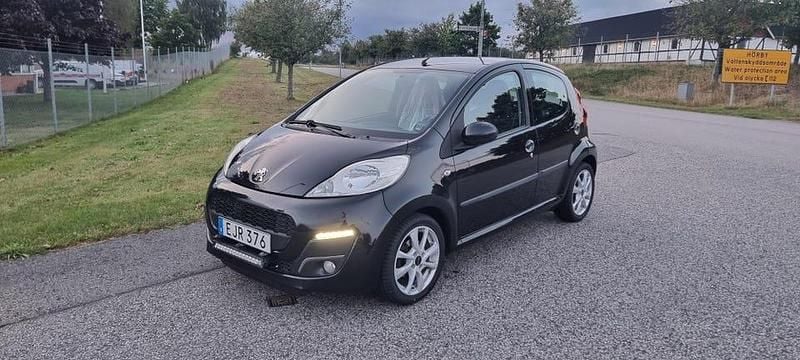 Begagnad 2012 Peugeot 107 Halvkombi | 38 500 kr (Marknadspris) - Bild 1/4