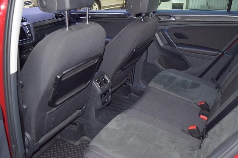 Begagnad VW Tiguan GT 190 HK (139 kW) 2017 Mörkröd SUV