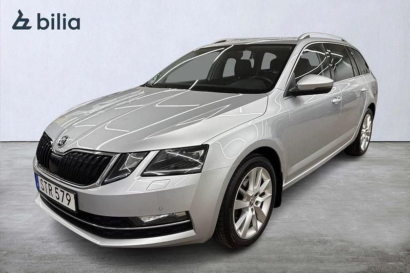 Silver Begagnad 2020 Skoda Octavia Style Kombi | 209 500 kr (Marknadspris) - Bild 1/4