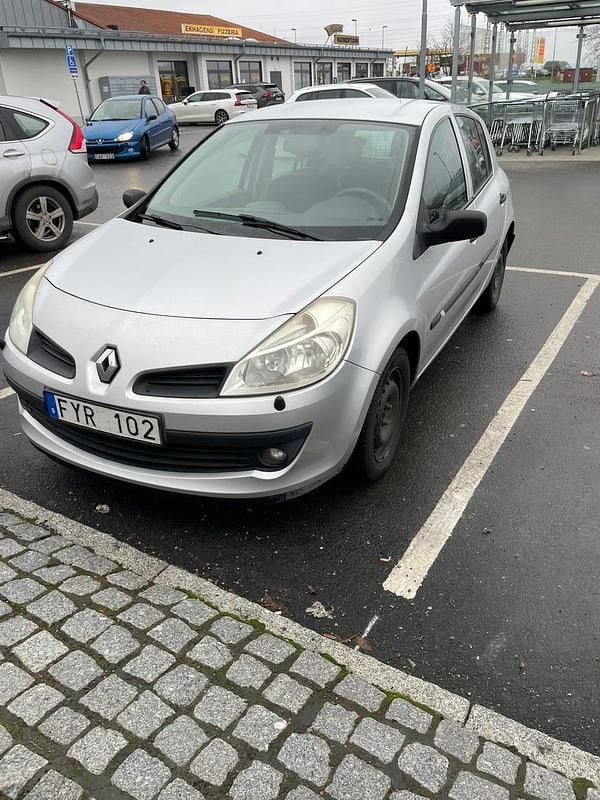Begagnad 2008 Renault Clio R.S. Halvkombi | 17 000 kr (Bra pris) - Bild 1/4