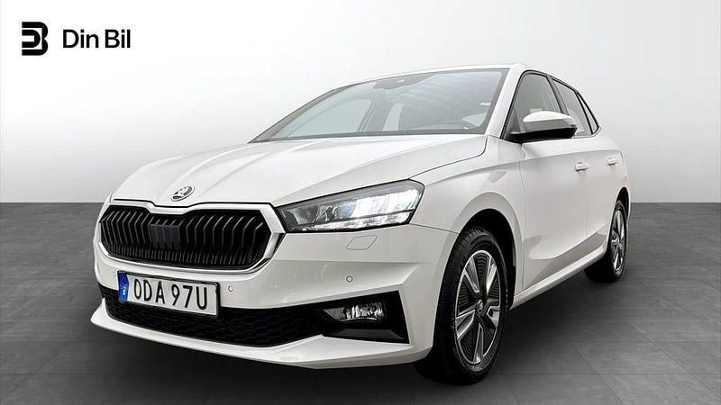 Vit Begagnad 2023 Skoda Fabia Style Halvkombi | 216 900 kr (Marknadspris) - Bild 1/4