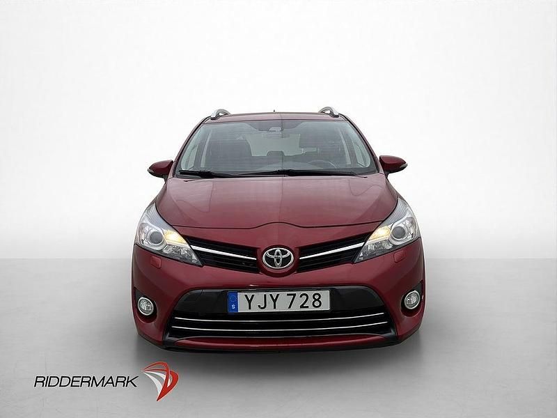 Begagnad Toyota Verso 147 HK (108 kW) 2016 Röd Minibuss