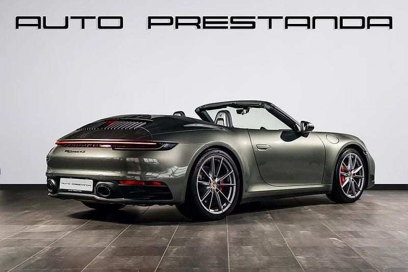 Begagnad Porsche 911 Carrera 4S Cabriolet 450 HK (330 kW) 2020 Flerfärgad Cab