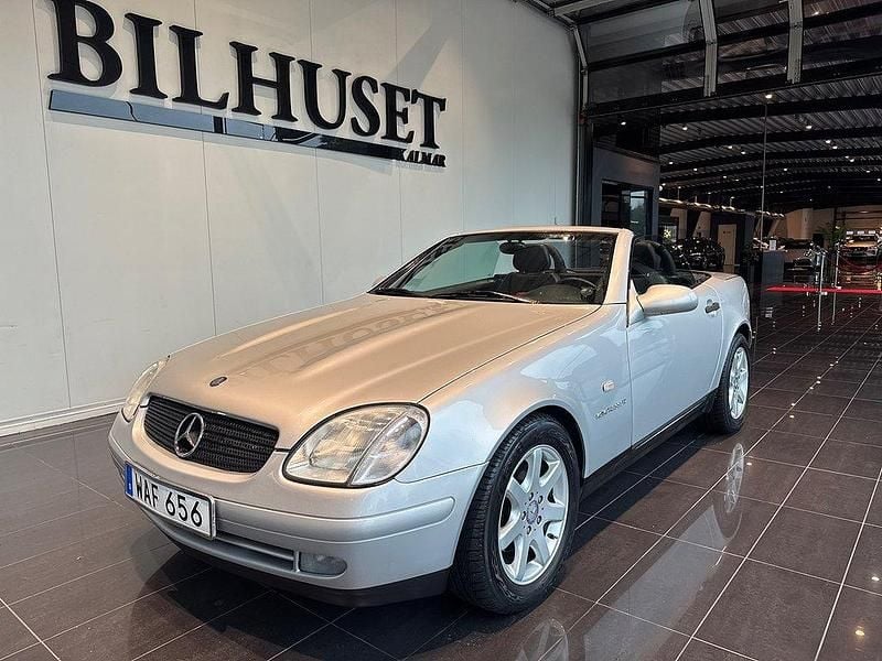 Silver Begagnad 1996 Mercedes SLK230 Cab | 59 900 kr - Bild 1/4