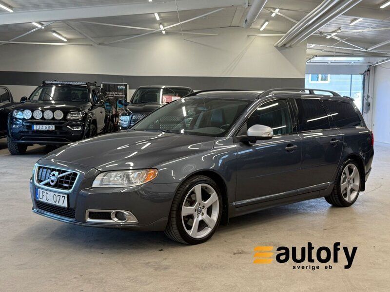 Grå Begagnad 2010 Volvo V70 R-Design Kombi | 109 900 kr (Lite dyr) - Bild 1/4